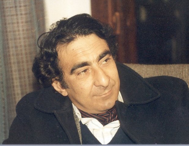 El pintor, grabador y poeta iraquí Faik Husein (Nasria, Irak, 1944-Nueva York, 2004), autor de "Las escamas del corazón" (León, Premio Provincia, 1972) y amigo de Gamoneda.